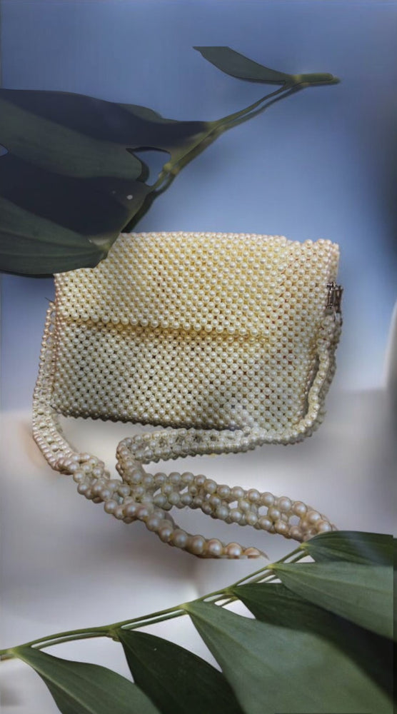 Elegant White Pearls Handmade Bag – Timeless Luxury & Craftsmanship