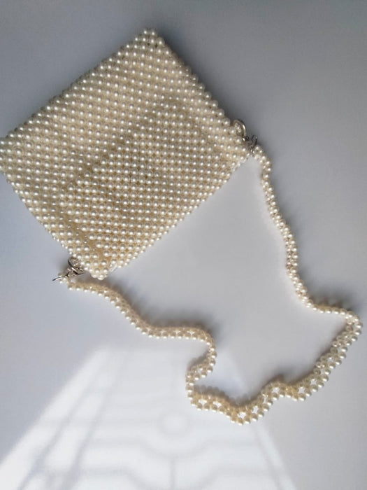 Elegant White Pearls Handmade Bag – Timeless Luxury & Craftsmanship